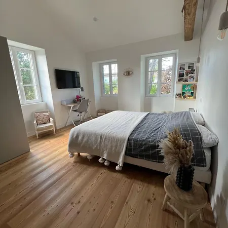 Exceptional Property, Park, Pool, * La Rochelle (Charente-Maritime)