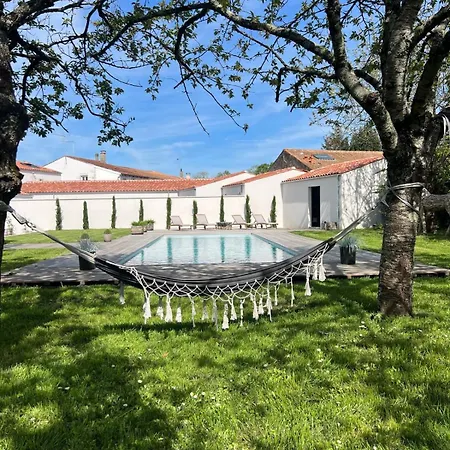 Exceptional Property, Park, Pool, * La Rochelle (Charente-Maritime)