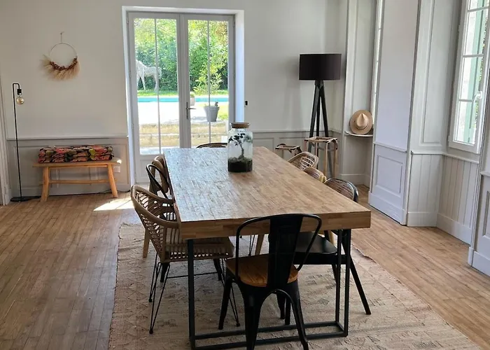 빌라 Exceptional Property, Park, Pool, *