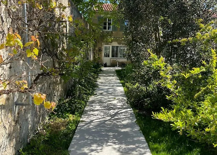 Exceptional Property, Park, Pool, 라로셸