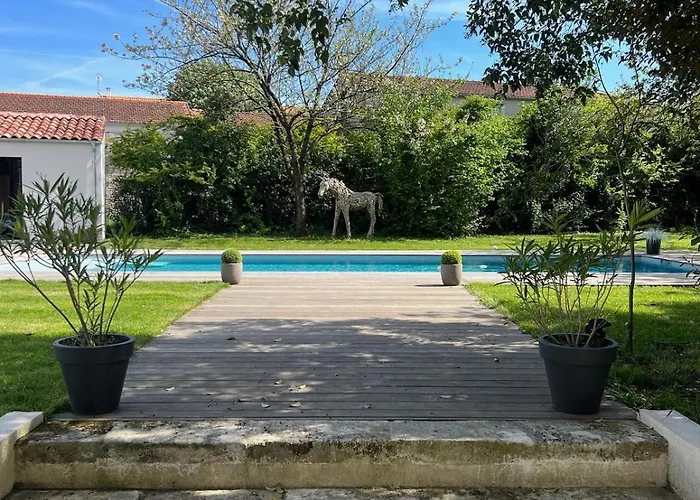 빌라 Exceptional Property, Park, Pool,